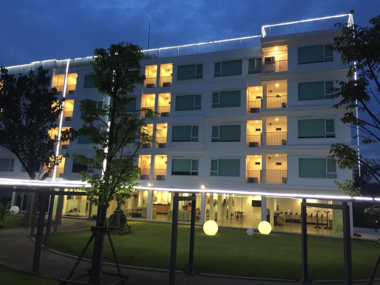 The White Garden Premier Saraburi Hotel Ban Dao Ruang  ภายนอก รูปภาพ
